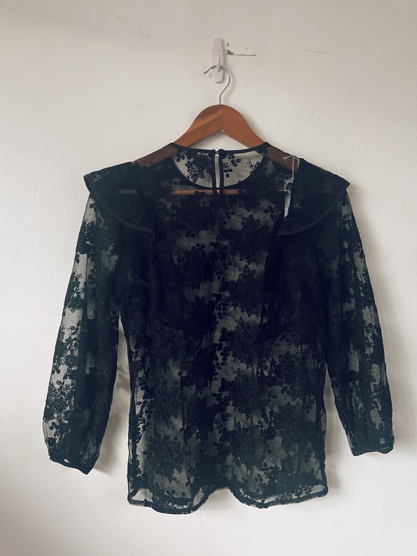 Black Dainty Floral Lace Long Sleeve Blouse