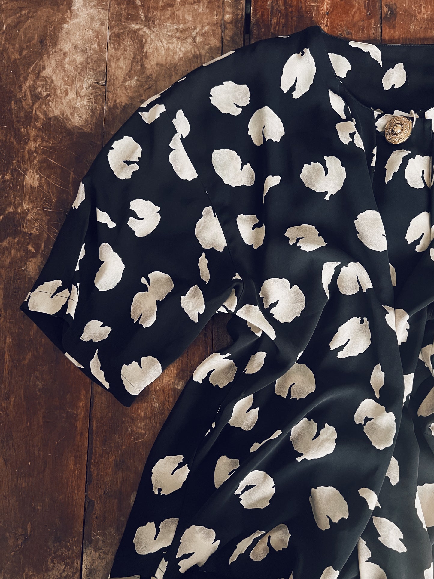 Blue Abstract Print Open Short Sleeve Top