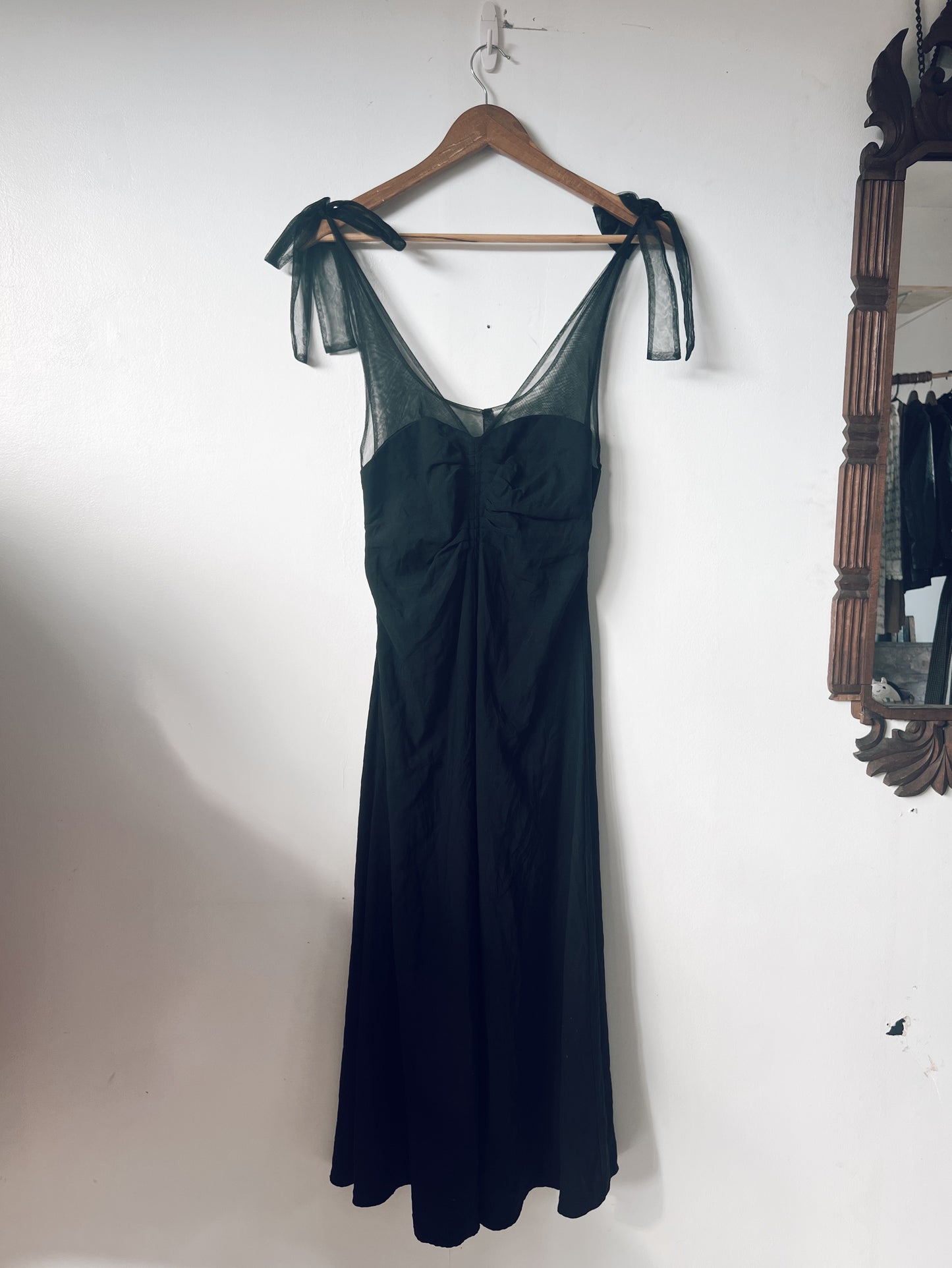 Chic Black Sleeveless Dress