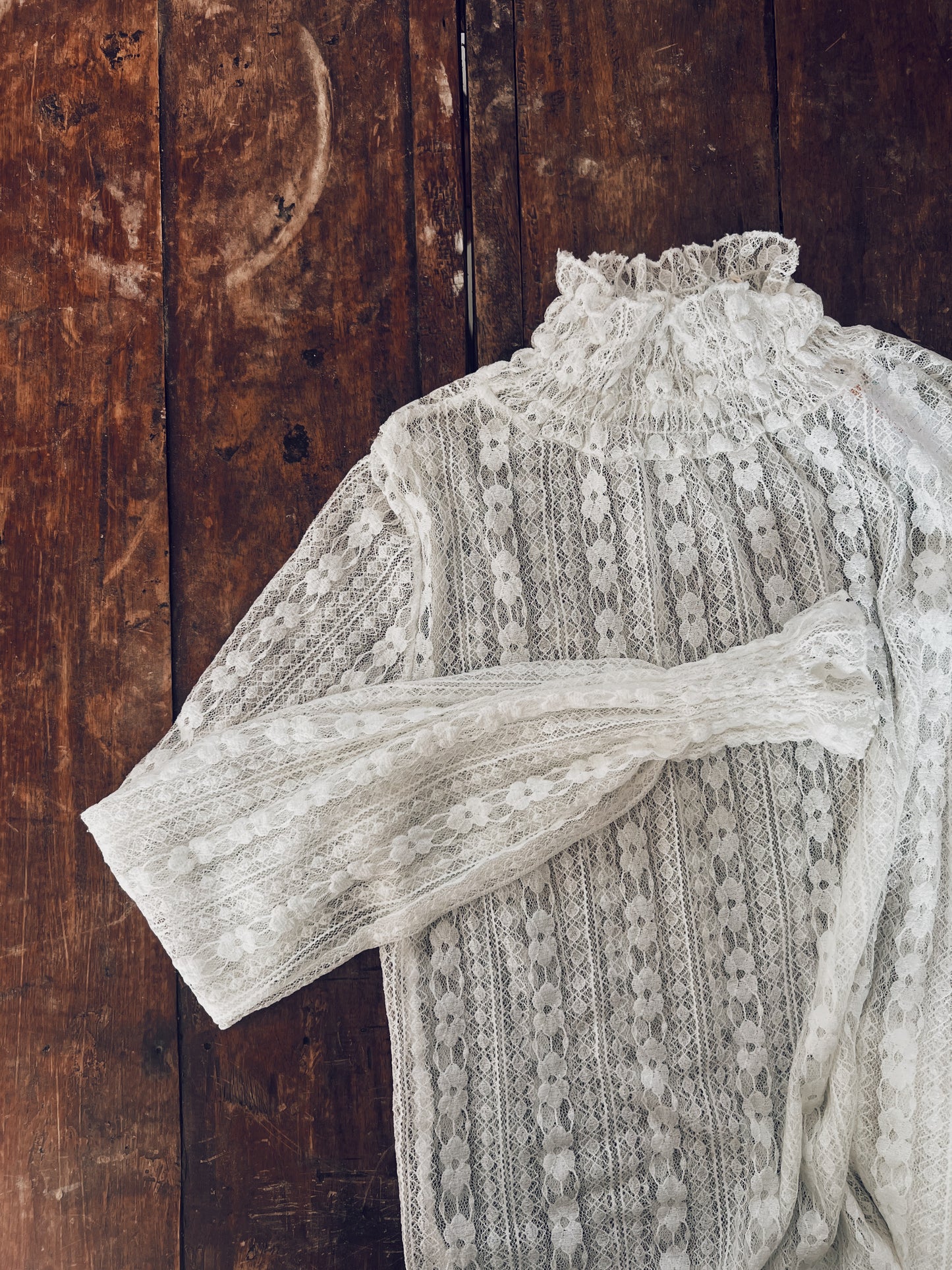 White Floral Lace Long Sleeve Blouse