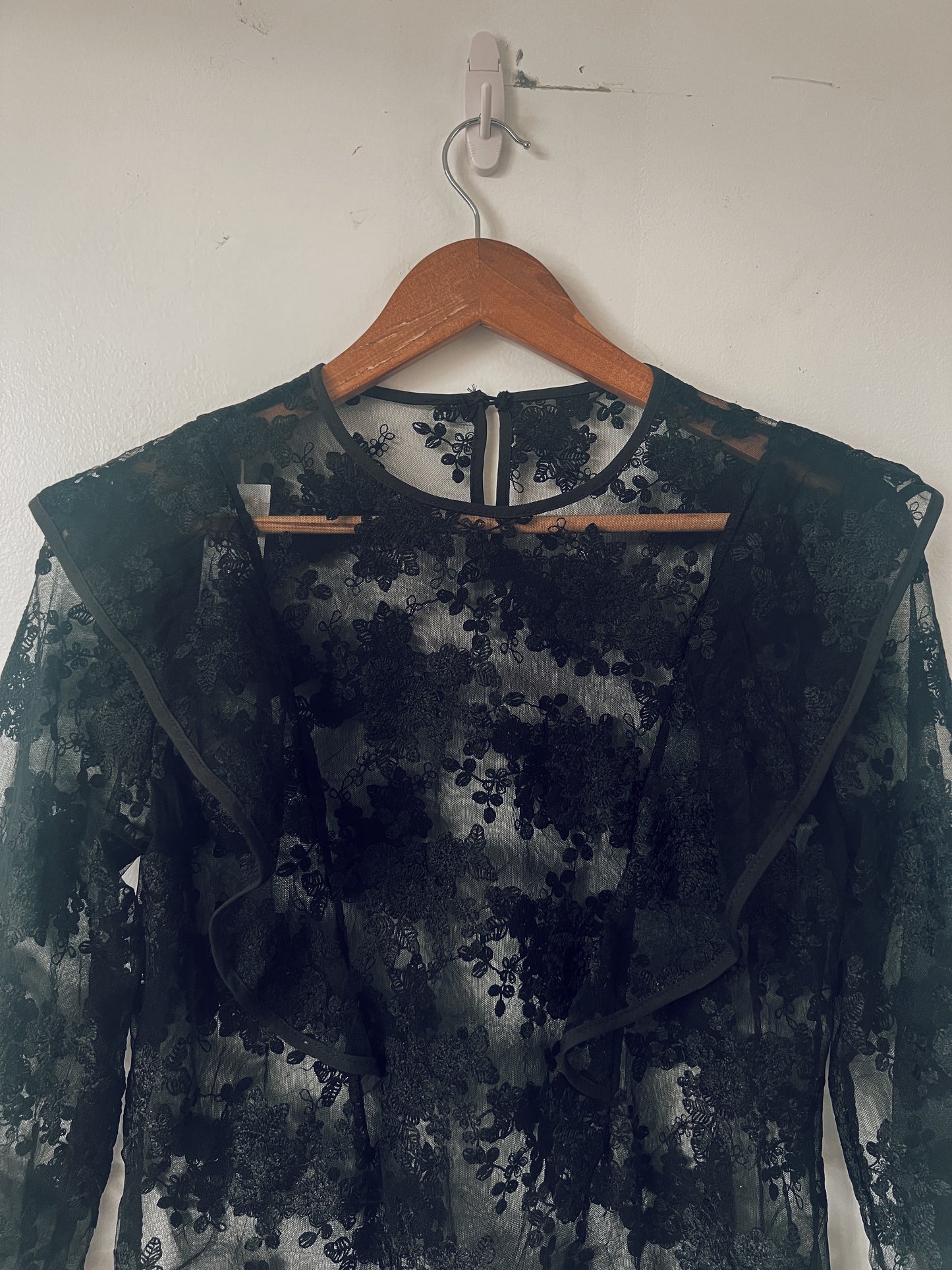 Black Dainty Floral Lace Long Sleeve Blouse