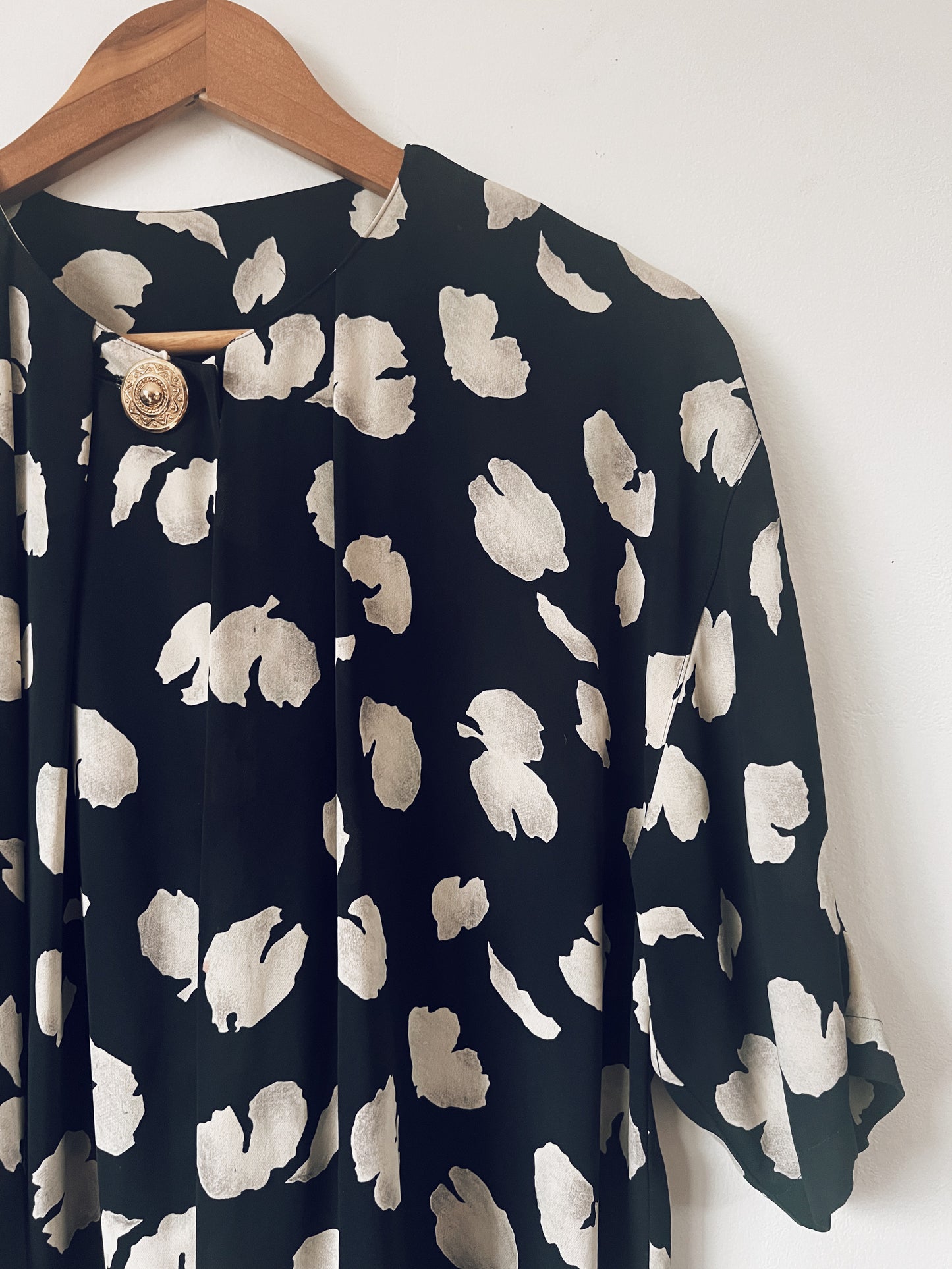 Blue Abstract Print Open Short Sleeve Top