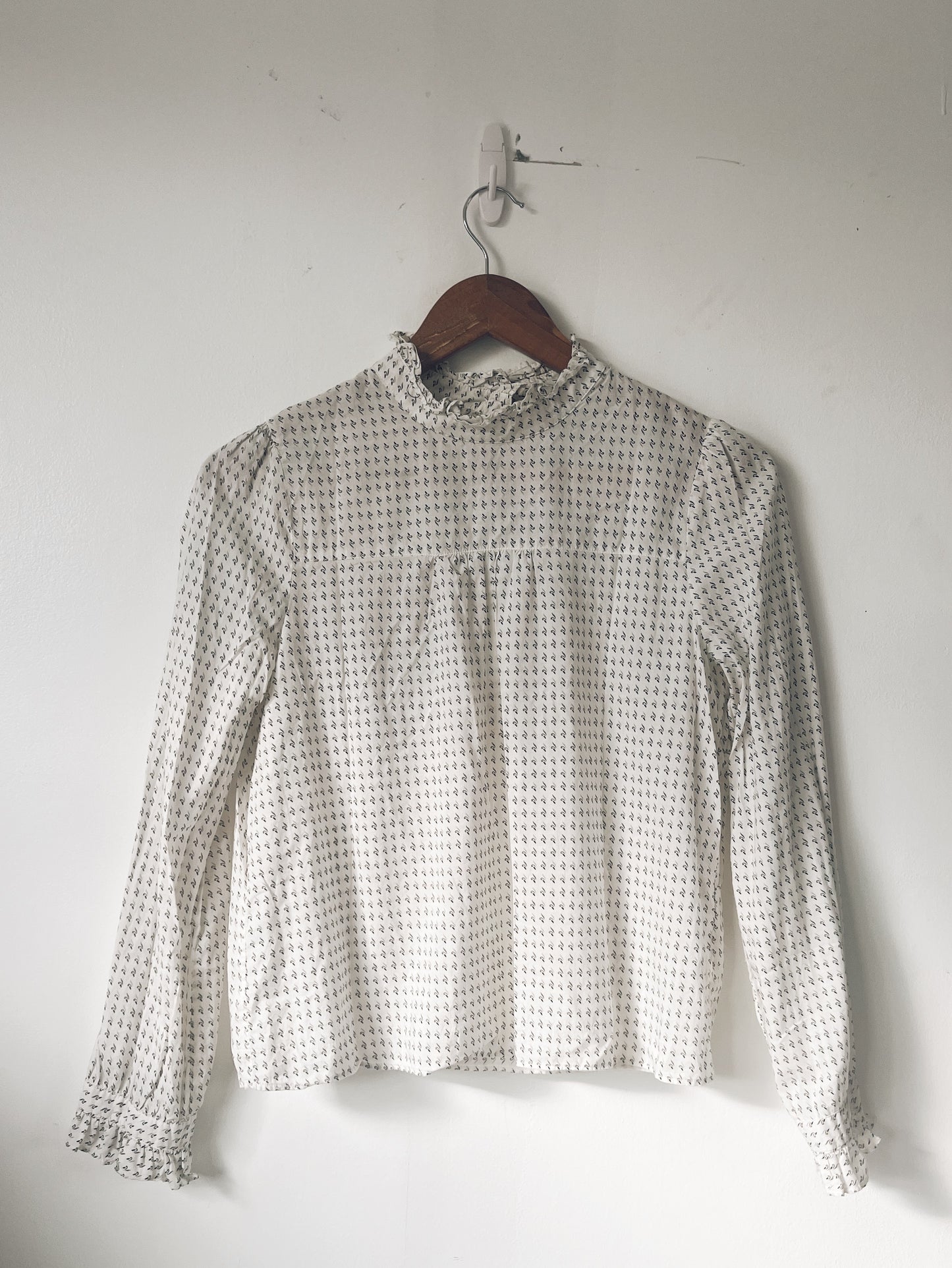 Dainty Print White Long Sleeve Blouse