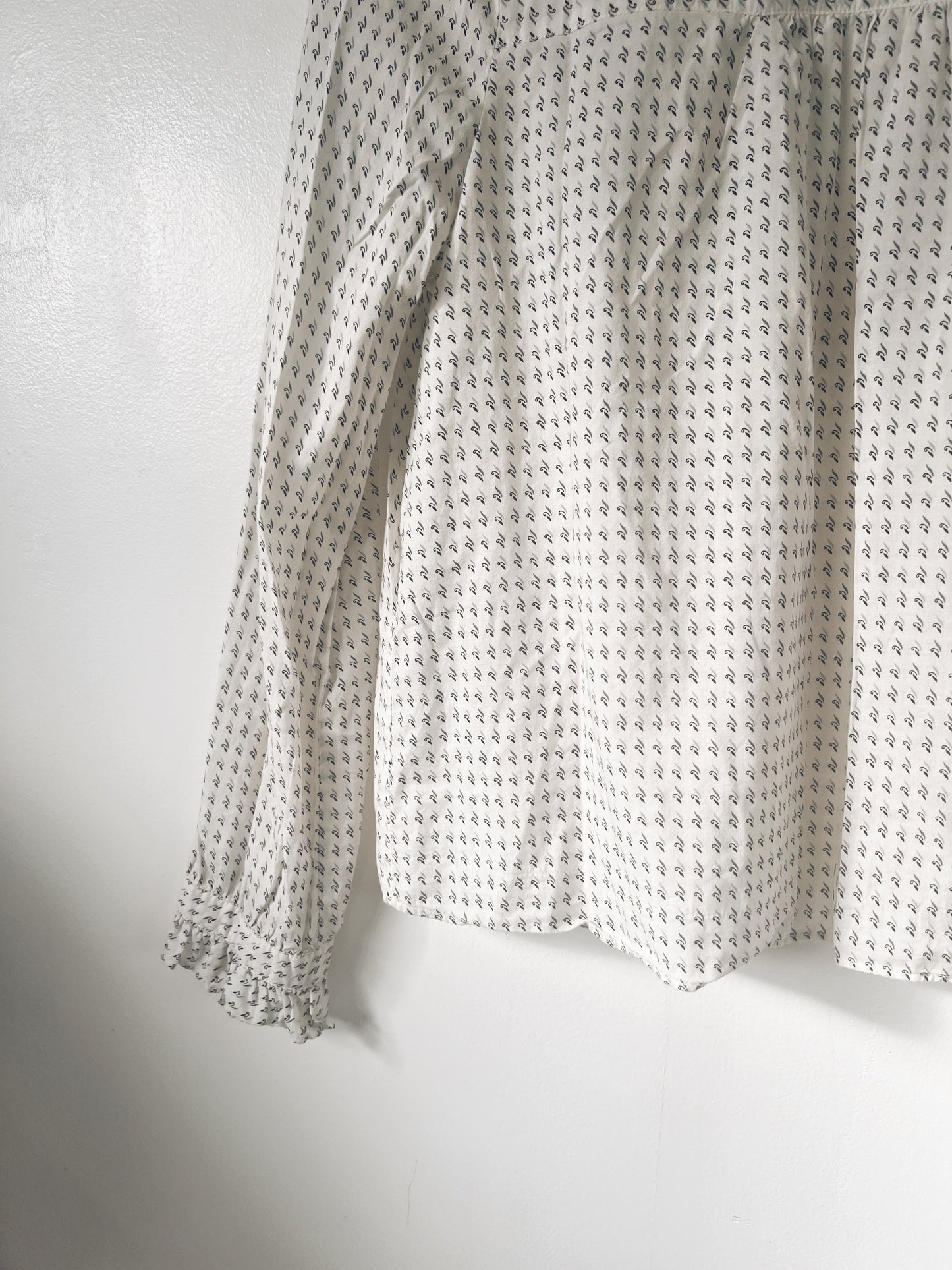 Dainty Print White Long Sleeve Blouse