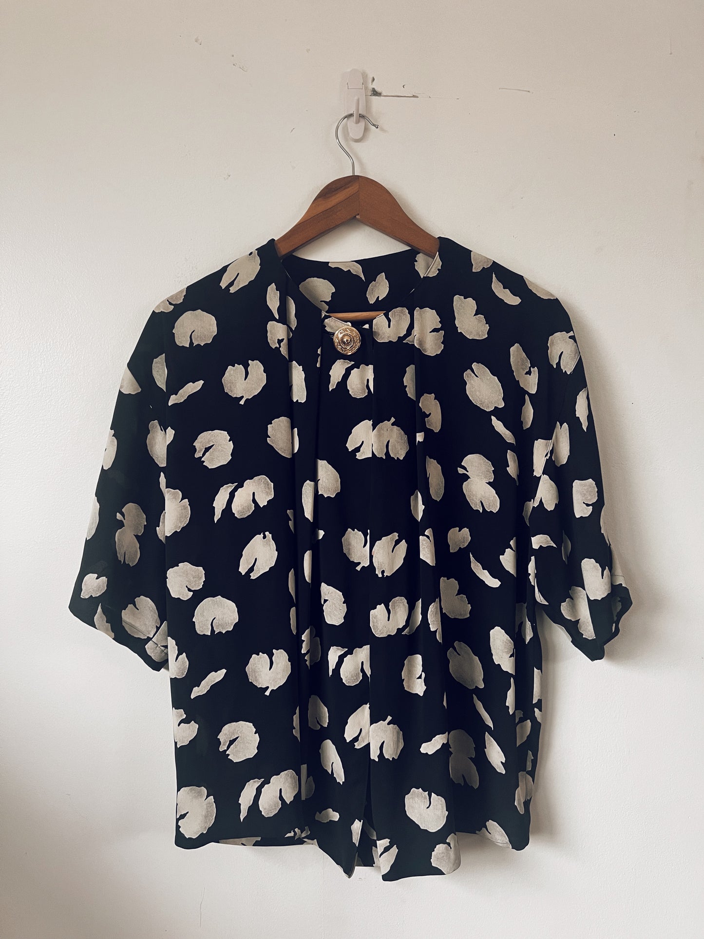 Blue Abstract Print Open Short Sleeve Top