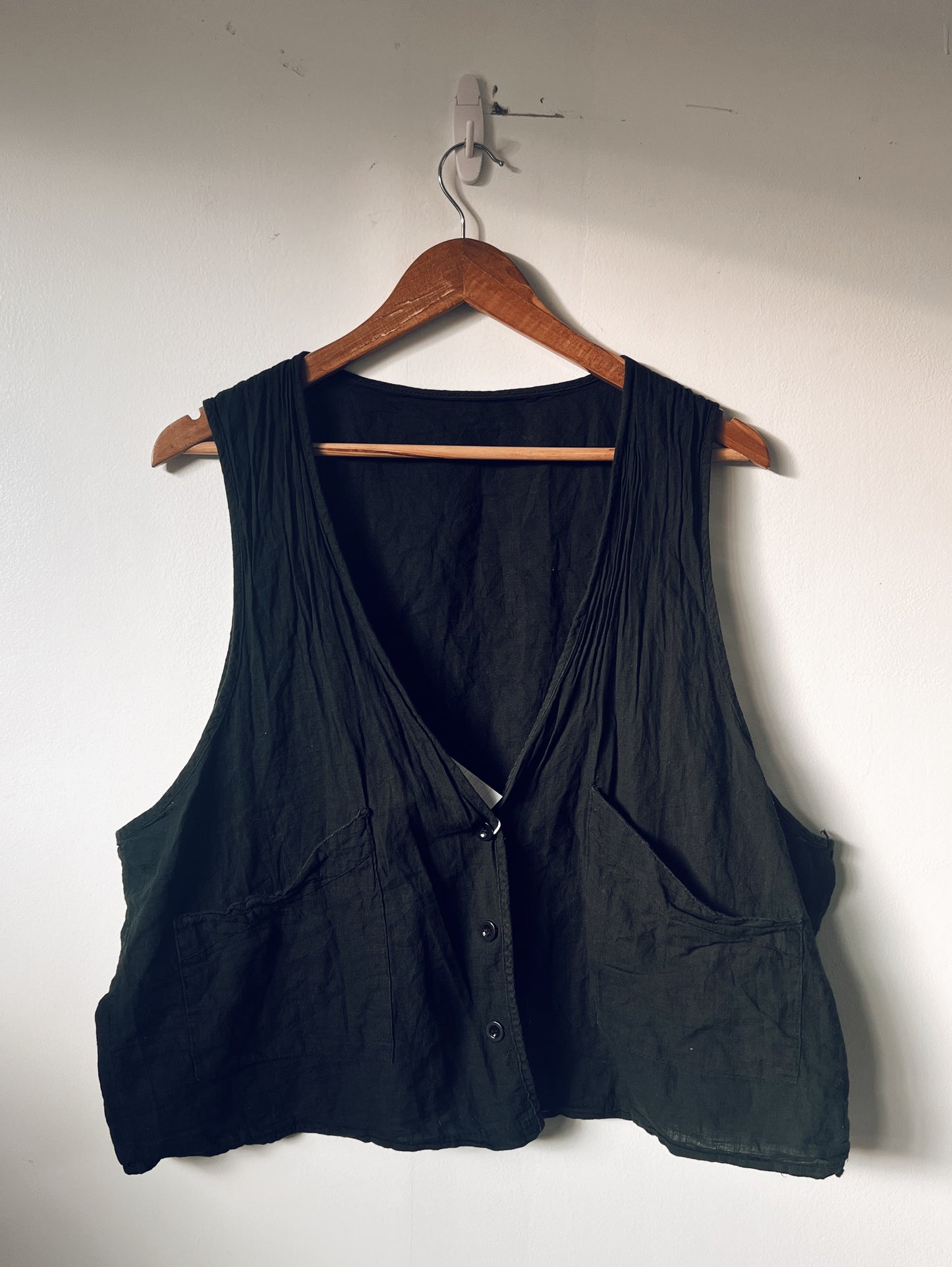 Black Minimal Vest with Pockets
