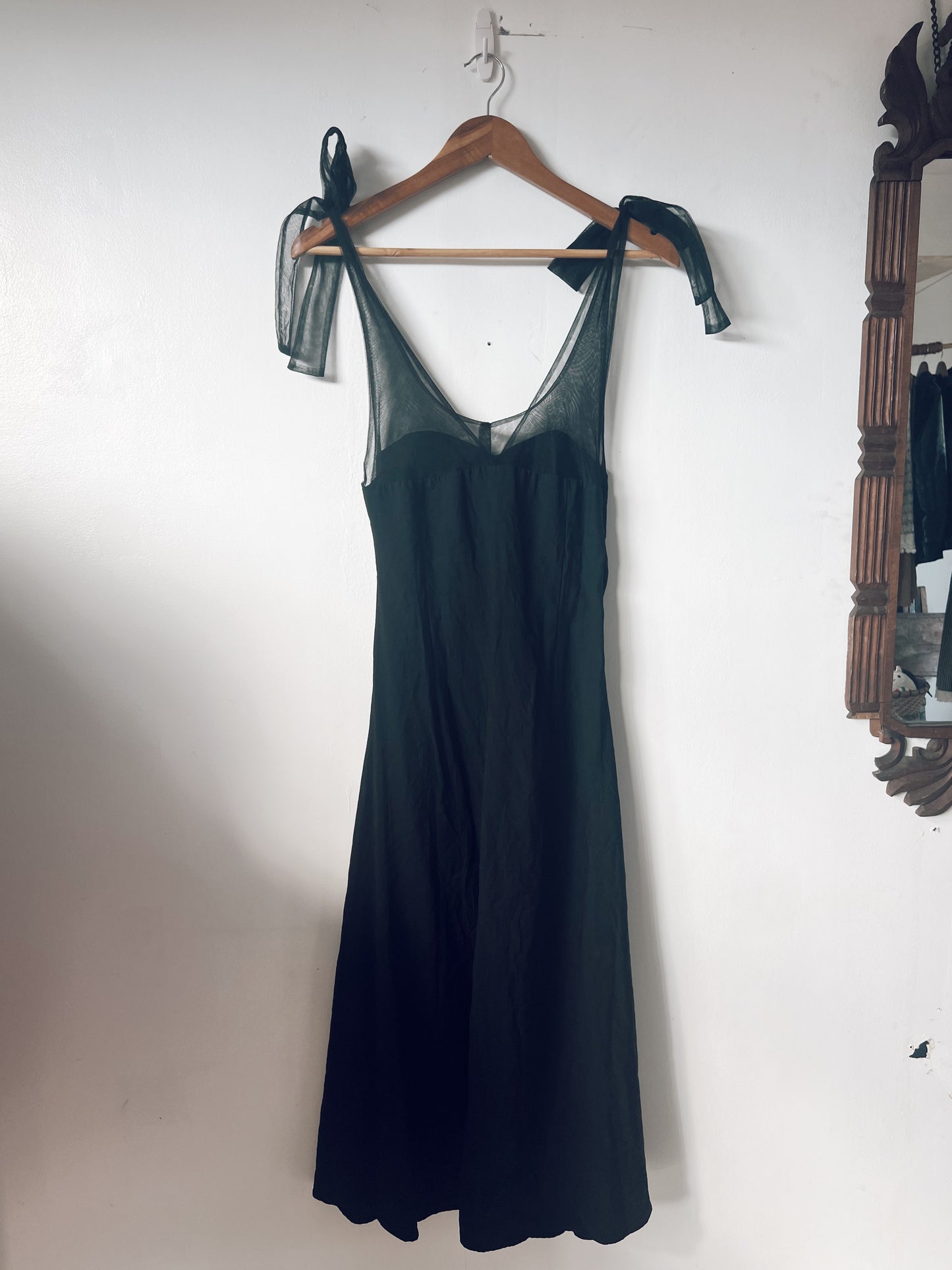 Chic Black Sleeveless Dress