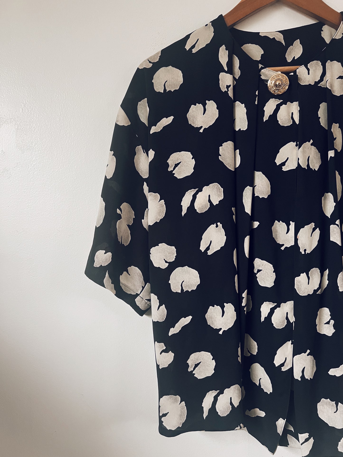 Blue Abstract Print Open Short Sleeve Top